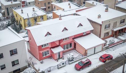 NA PREDAJ DVOJGENERAČNÝ RODINNÝ DOM, ŠIDLOVEC, PREŠOV