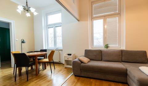 Moderne zrekonštruovaný 2,5izb. byt v historickej budove