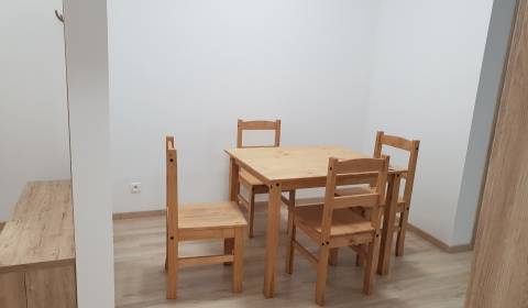 Na PRENÁJOM 2 izbový byt s garážou a balkonom