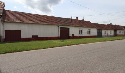 Rodinný dom s veľkým pozemkom