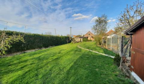 REZERVOVANÉ Pozemok na predaj, Vráble - Dyčka, pozemok 540 m2