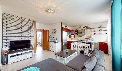 Veľmi pekný 3-izbový byt ul. Rovníková, 57 m² + loggia. 5/7.posch. KR