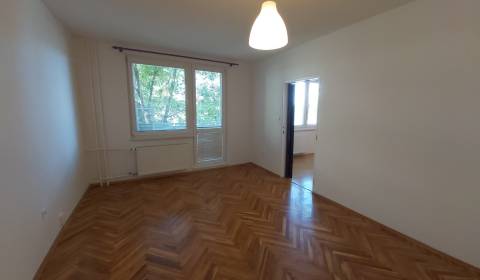PREDANÉ! Predáme 1-izb. byt, balkón, 36 m2, Sídl. Lúky, Vráble