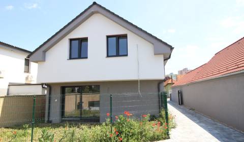 4 izbový RD, 105 m2, pozemok 129 m2, Pod. Biskupice, BA II.