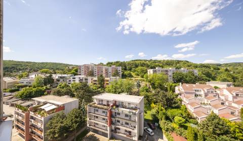 Svetlý 3i byt, 66 m2, balkón, výhľad, tiché prostredie, Koprivnická