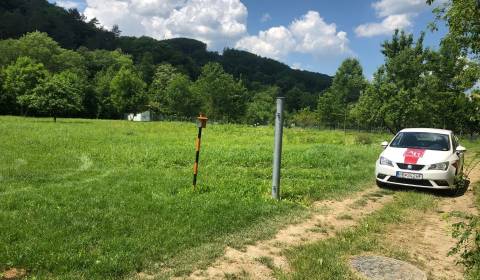 Investičný rovinatý pozemok v intraviláne- Púchov 3231 m2