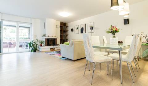  Luxusný zariadený RD s bazénom a veľkou záhradou