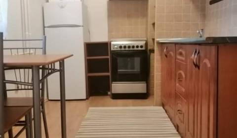Na PRENAJOM 1izbovy byt v centre Pezinka