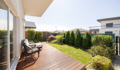 Ekologický 3i rodinný dom, záhrada, altánok, parkovanie, Senec Gardens