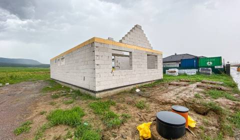 FANTASTICKÝ 4 IZBOVÝ BUNGALOV - DULOVA VES - KOŠARISKÁ