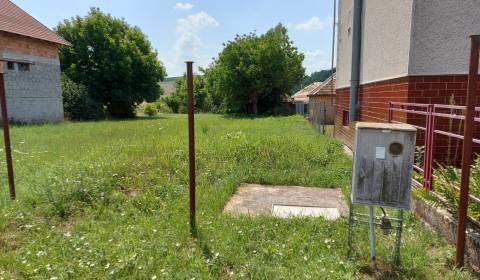 Ponúkame na predaj pozemok v obci Pozba