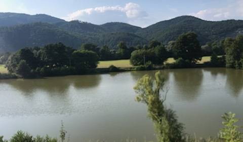 Ponúkame na predaj pozemok v obci Voznica
