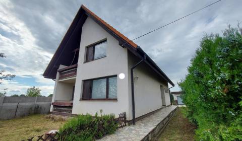 Ponúkame na predaj rodinný dom v obci Palárikovo