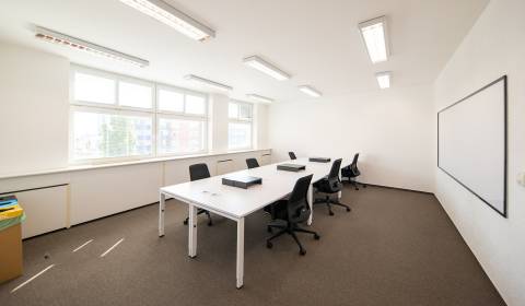 Výborné, reprezentatívne kancelárie, 184m2, nezariadené, centrum