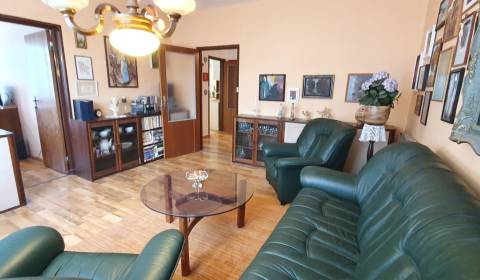 REZERVOVANÝ 3-izbový byt ul. Jasuschova, KVP, 65 m² + loggia