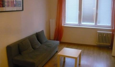 Prenájom 3 izbový byt, 2 balkóny J.C.Hronského BA-Nové Mesto