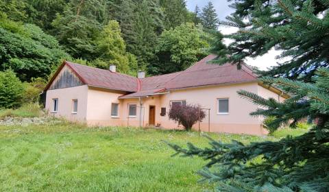 Nové! Exkluzívne - rodinný dom na predaj, Hodruša Hámre