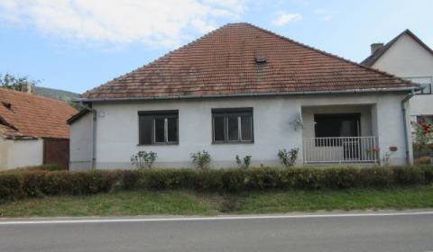 Rodinný dom + hospodárska budova, Sobotište