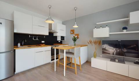 REZERVOVANÝ Exkluzívne na predaj slnečný 2izb. byt s balkónom