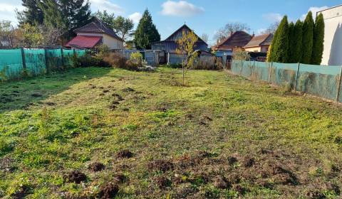 Ponúkame na predaj pozemok v obci Tvrdošovce
