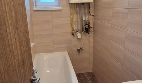 Prenájom 2 izbového bytu 50 m2 Dvory nad Žitavou IHNEĎ