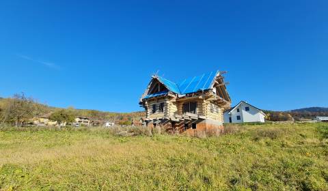 Rozostavaný zrubový rodinný dom, obec Pongrácovce, okres Levoča 