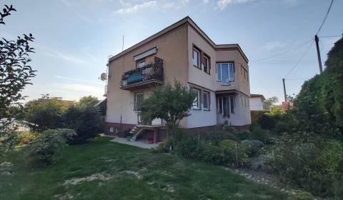 Predáme rodinný dom, 240 m2, pozemok 892 m2, Vráble, okr. Nitra