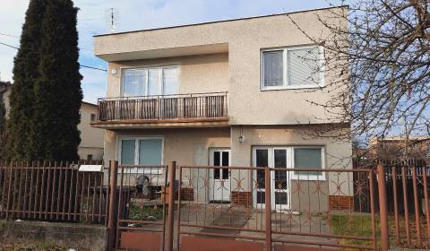 Investičný dom na predaj Vráble, pozemok 517 m2