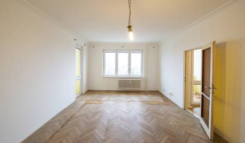 3,5izb byt pri Slimáku, krásny výhľad, 2 loggie, pôvodný stav, 10/11p.