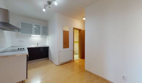 Na PRENÁJOM 2 izbový byt priamo v centre Pezinka