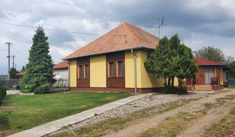 REZERVOVANÉ! Predáme rodinný dom s priestranným pozemkom, Čifáre