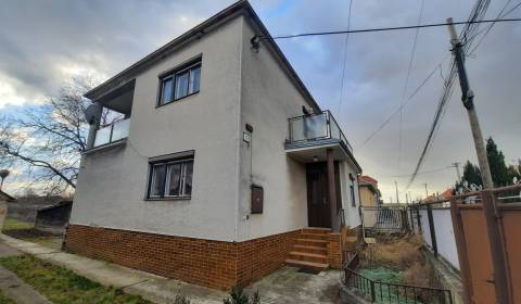 5-izbový dom na predaj, Kmeťovo, pozemok 1000 m2