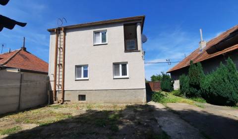 5-izbový dom na predaj, Kmeťovo, pozemok 1000 m2