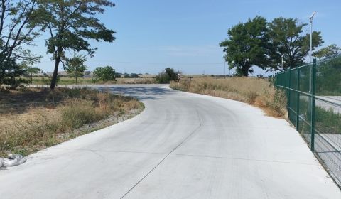 Predaj: POZEMOK 3184m2 vo Vrádišti, vhodný  na komerčné využitie