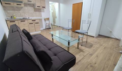 Na prenájom garsónka - Nové Zámky