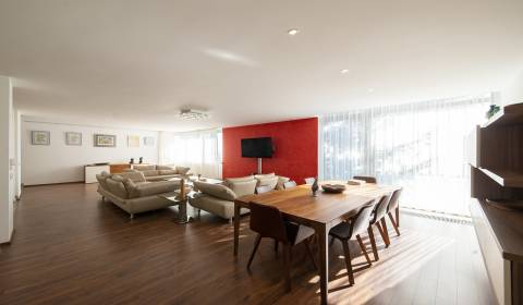 Unikátny veľkometrážny 3i byt 142m2, s balkónom a parkovaním