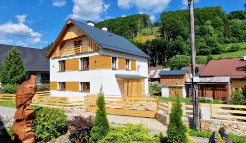 ZĽAVA Dom pre veľké skupiny, ktorý zarába Mýto – Nízke Tatry