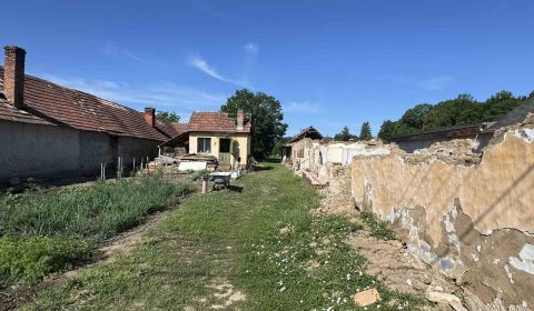 Stavebný pozemok 1719 m² s infraštruktúrou – Horné Semerovce (Dudince)