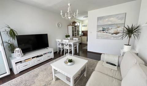 Odporúčame: krásny 3-izbový byt ul. Kežmarská, 59 m2 +LOGGIA ul.