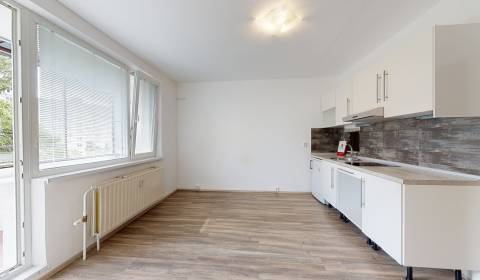 REZERVOVANÉ garzónky s balkónom v Petržalke