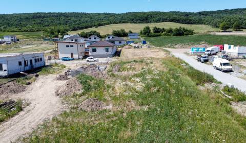 PREDAJ, Slnečný stavebný pozemok - takmer 800m2, Beniakovce