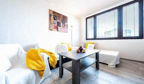 PRENAJATÉ:  2-izbový byt + KK,  Košice - TERASA, ul. Obrody