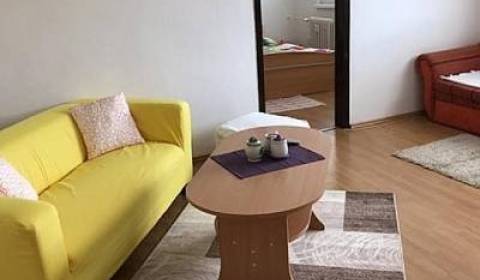 REZERVOVANÉ. Predaj priestranný 2 izbový byt Bodvianska ul. Vrakuňa