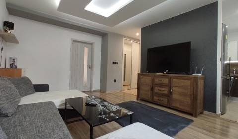Rezervované Krásny dvojizbový byt s balkónom Staré sídlisko - Prievid