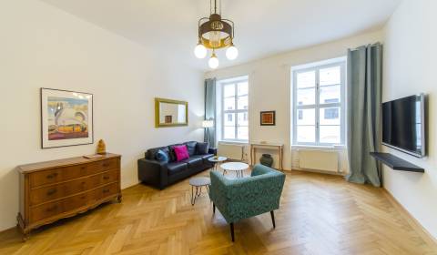 Nádherný, staromestský 3i byt, 95m2 s atmosférou, pešia zóna