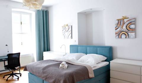 Ponúkame na prenájom 3 izbový byt v Starom Meste, Panská ul.