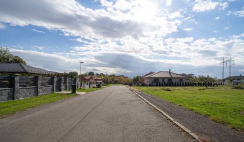 NA PREDAJ STAVEBNÝ POZEMOK, 1200 m² , NIŽNÁ KAMENICA