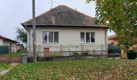 4-izbový dom na predaj, Lúčnica nad Žitavou, pozemok 2211 m