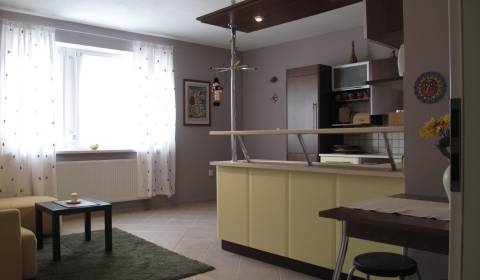 Predaj 2-izbový byt na Hviezdoslavovej ulici v Bernolákove