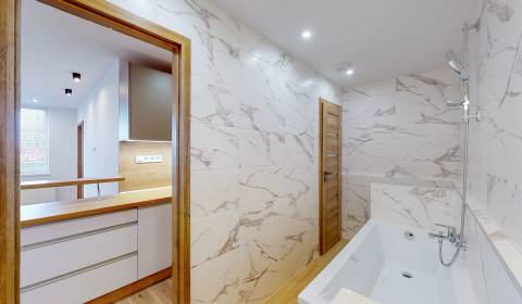 FURČA - Krásny 1,5 izbový byt ul. Lidické nám., 42 m² + LOGGIA.